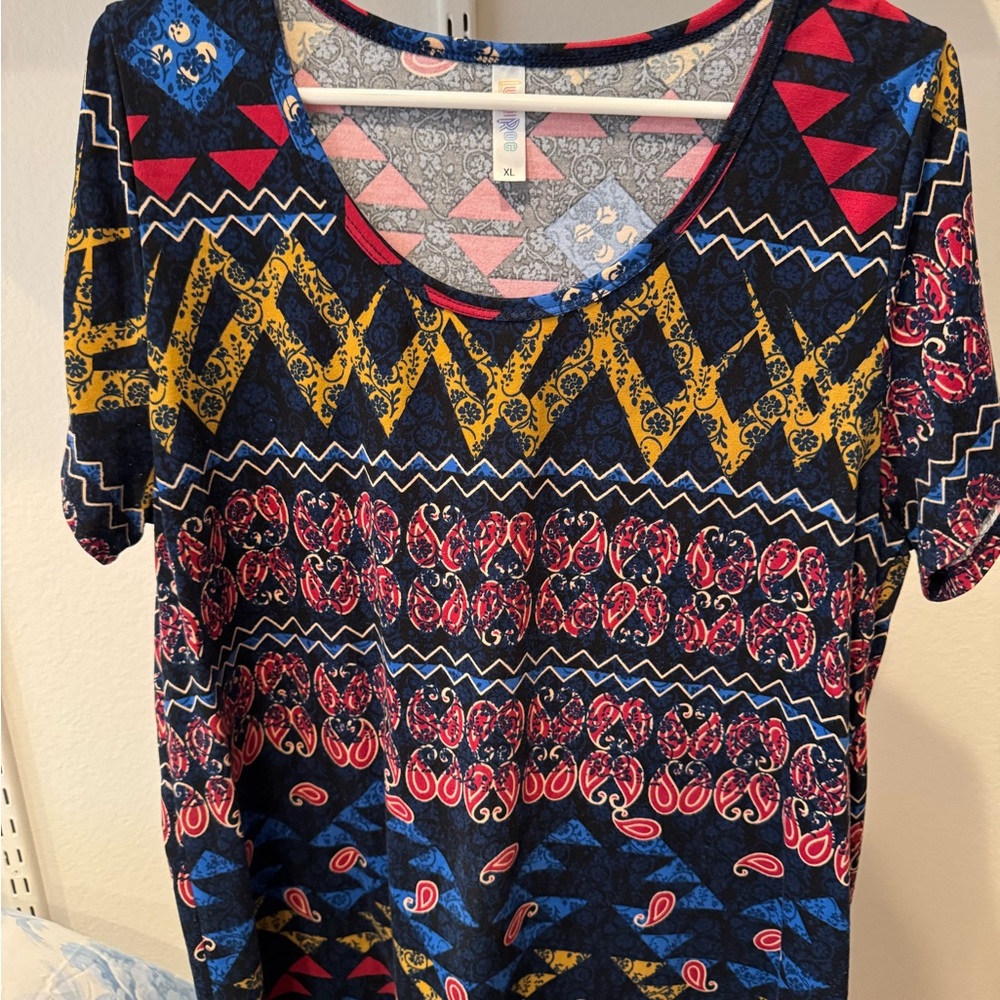 LuLaRoe Navy, Yellow & Red Short Sleeve Scoop Neck Top